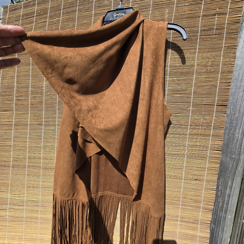 Faux Suede vest medium with fringe M - Picture 4 of 9
